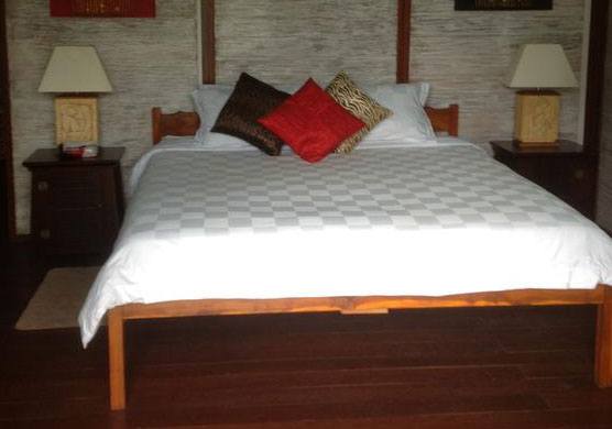Caz Bar Seaside Villa