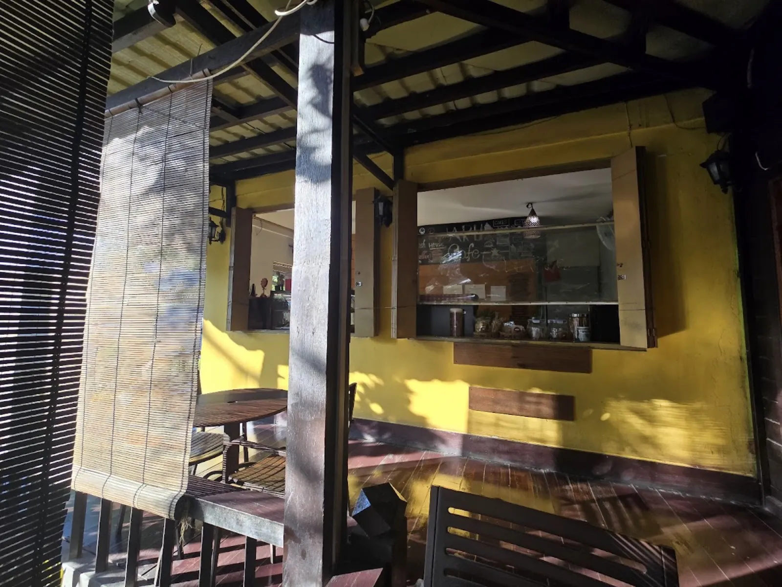 Aru Bakery & Cafe