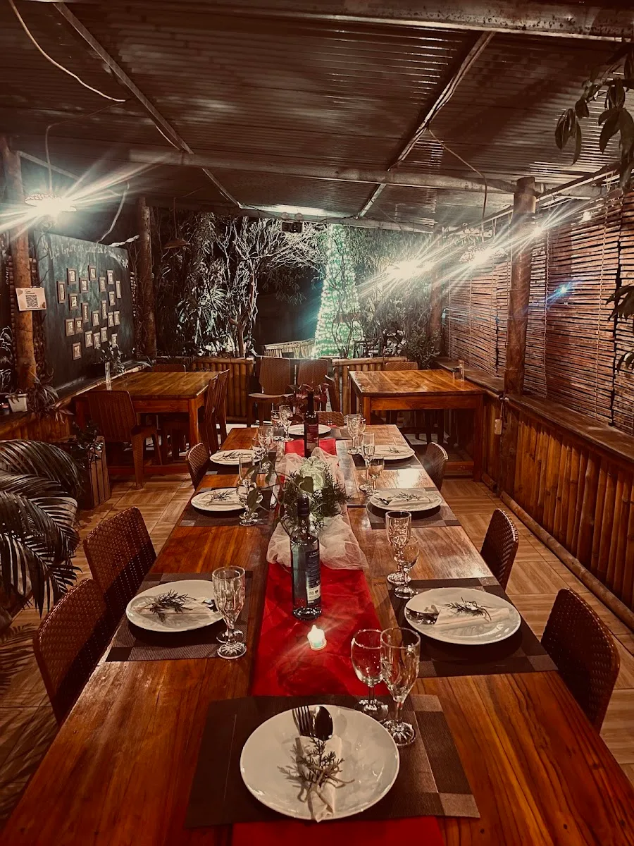 Qx Restaurant and Guest House