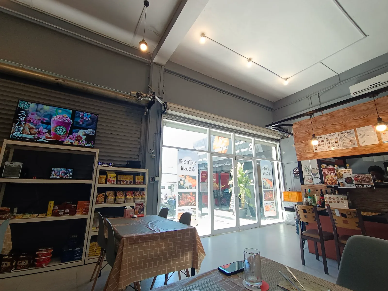 Suji's Grill & Sushi